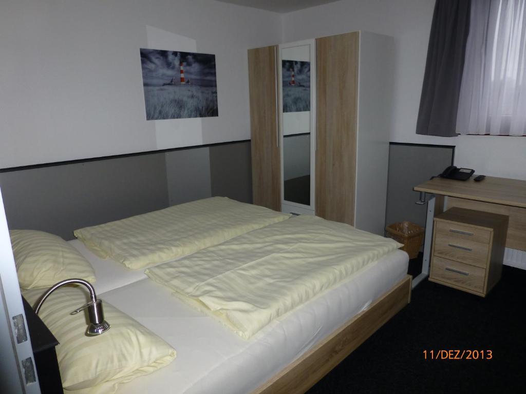 Hotel Ruestersieler Hof Wilhelmshaven Room photo